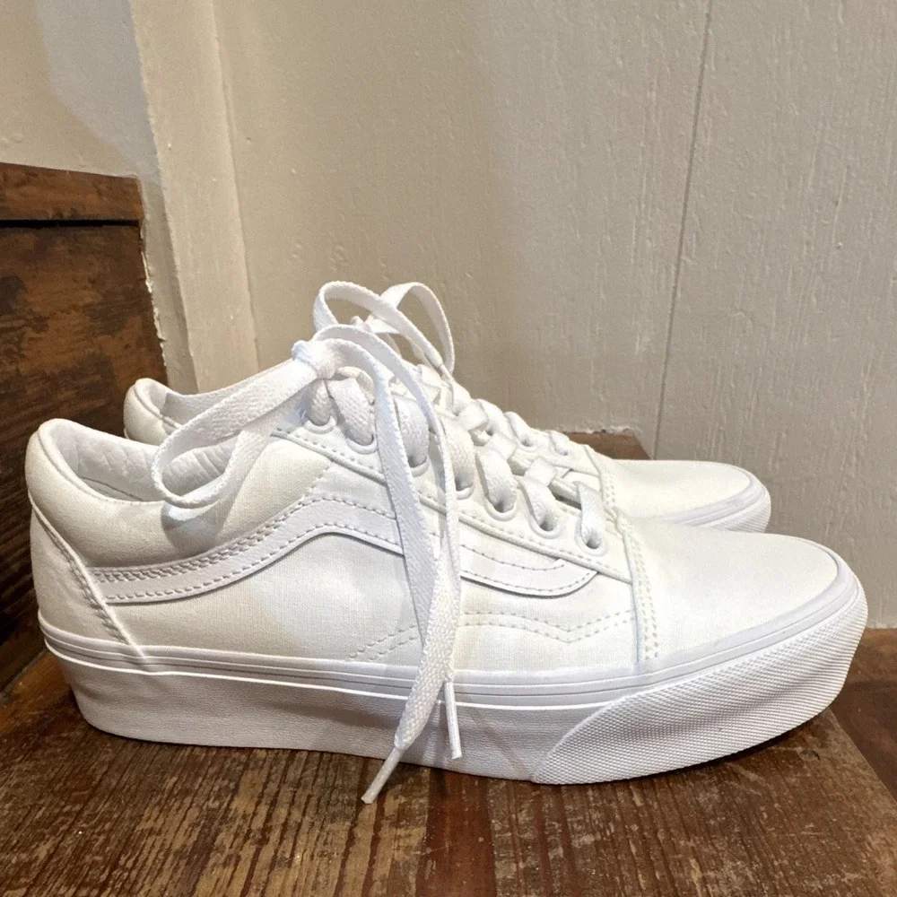 VANS Old Skool White Low Top Lace Up Men's Sz 6.5 Women's Sz 8  Sneaker NWOB